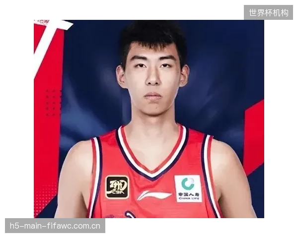 新星中锋徐昕展现护筐统治力，成为广州队内线防守中坚力量。